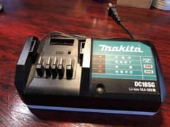 マキタ 充電器 リチウム電池 新品同様 Li-ion マキタ バッテリー充電器のサムネイル