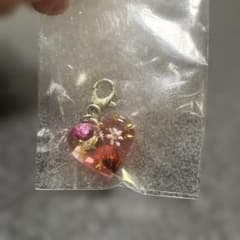 ハンドメイド レジン ハートチャームのサムネイル
