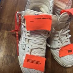 OFF-WHITE スニーカー　値下げ中！！のサムネイル