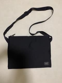 PORTER ブラック ショルダーバッグ サコッシュのサムネイル