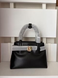 CHARLES & KEITH Behn ミニベーン ベルトトートバッグのサムネイル