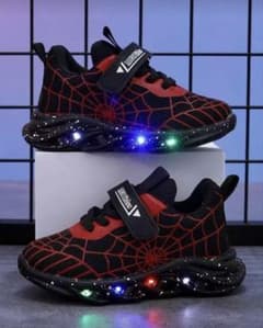 NEW KIDS LEDスニーカー クモの巣柄のサムネイル