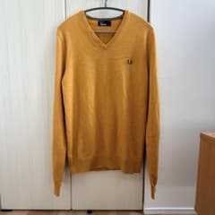 FRED PERRY K3200 メリノウール Vネックニット マスタード Sのサムネイル