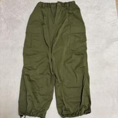 オリーブグリーン カーゴパンツのサムネイル