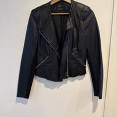ZARA フェイクレザー ライダースジャケット 黒のサムネイル