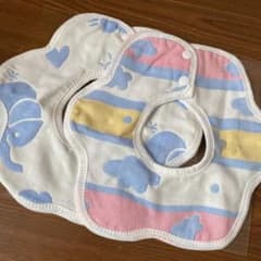 【新品未使用】スタイ2枚セット   ブルー  男の子  ラウンドのサムネイル
