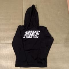 NIKE 黒 フード付きパーカーのサムネイル