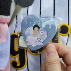 阪神タイガース ハート缶バッチのサムネイル