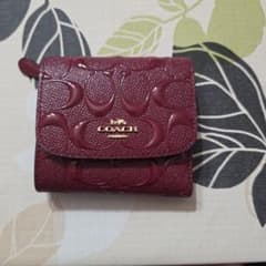 COACH バーガンディ 二つ折り財布のサムネイル