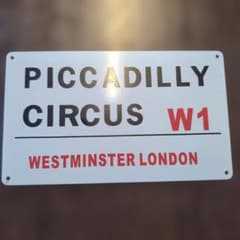 Piccadilly Circus ロンドン ストリートサイン 看板のサムネイル