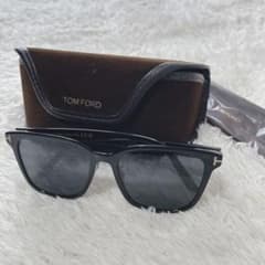 ケース付き】TOMFORDトムフォード サングラス TF1136-K ブラック