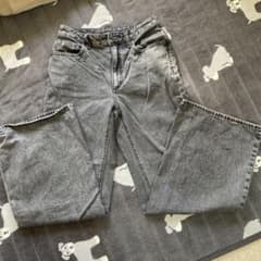 GU グレー デニムパンツ Sサイズのサムネイル