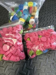 ペットボトルキャップ 大量セット 工作素材のサムネイル