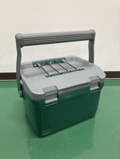スタンレーSTANLEYクーラーボックス6.6L グリーンのサムネイル