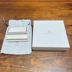 桃*郎様 BRUNELLO CUCINELLI 三つ折り財布 ホワイト 桃*郎様 BRUNELLO CUCINELLI 三つ折り財布 ホワイト - メルカリ