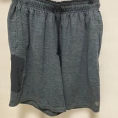 New Balance メンズ ショートパンツ グレーのサムネイル