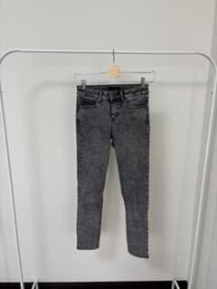 UNIQLO JEANS スキニーデニムのサムネイル