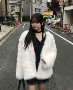 emmy ボリュームファータッチコート ホワイト - メルカリ