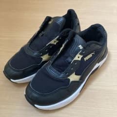 PUMA スニーカー　24センチ　黒のサムネイル