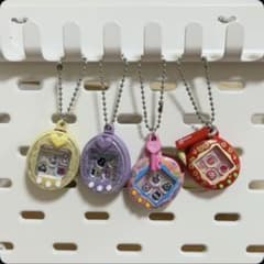 たまごっち シャカシャカチャーム4種セットのサムネイル