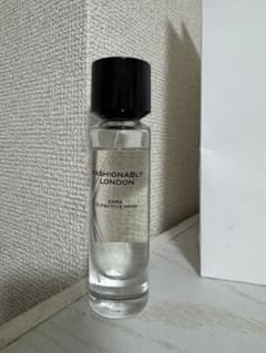 ZARA FASHIONABLY LONDON ユニセックス香水 30mlのサムネイル