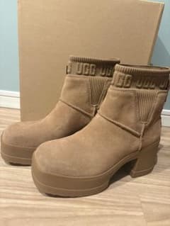 UGG Moxy Chelsea ブーツのサムネイル