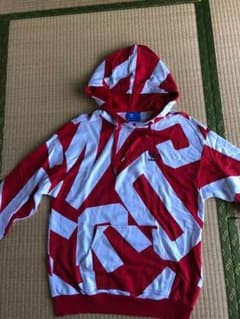 アディダスオリジナル パーカーのサムネイル