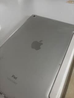Apple iPad 本体　第9世代のサムネイル