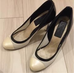 シャネル エナメルパンプスのサムネイル