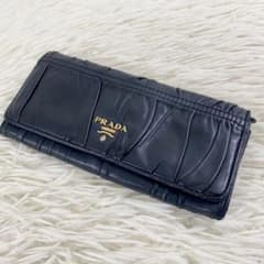 レア✨プラダ 三つ折り財布 ナッパレザー シルバーロゴ レザー 金具 ブラック 良品 PRADA プラダ 長財布 ブラック ナッパレザー ロゴ ゴールド