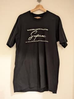 ​Supreme × Martine Rose '24AW ロゴ Tシャツのサムネイル