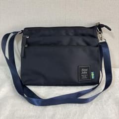 Nina Jobs ショルダーバッグ サコッシュのサムネイル