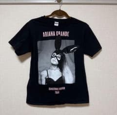 Ariana Grande Dangerous Worman Tシャツのサムネイル