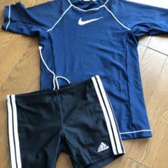 水着 ラッシュガードのサムネイル