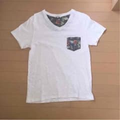 花柄ティーシャツのサムネイル