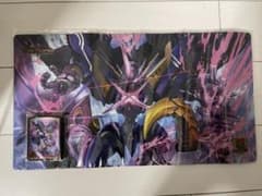 デュエマ　デッドゾーン　プレイマットとスリーブのサムネイル