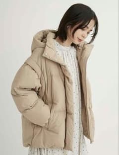 新品emmi（エミ） サステナブルマルチウェイダウン ベージュ - メルカリ