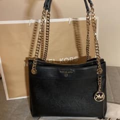 MICHAEL KORS ブラックショルダーバッグのサムネイル