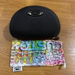 オークリー　サングラスケースのサムネイル