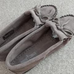 ミネトンカ  モカシン  グレー 25cmのサムネイル