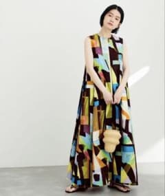 アダムエロペ　幾何学模様 ノースリーブ ロングワンピース アダムエロペ 幾何学模様 ノースリーブ ロングワンピース - メルカリ
