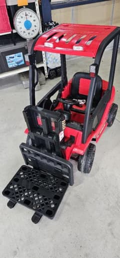 「引取限定」乗用ラジコン 電動フォークリフト　美品 引取限定」乗用ラジコン 電動フォークリフト 美品 - メルカリ