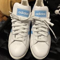 ミ*ん様 adidas スニーカー ホワイト ライトブルーのサムネイル