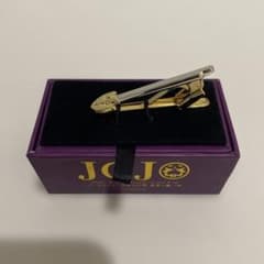 ジョジョの奇妙な冒険 黄金の風 矢 ネクタイピン - メルカリ