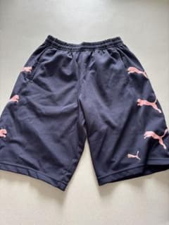 PUMA ハーフパンツ 黒・ピンクのサムネイル