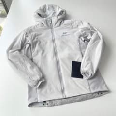 極美品　2回着用　ARC'TERYX Beta Jacket 2023 グレー 極美品✨ 着用2回 ARC'TERYX Beta Jacket 2023 - メルカリ