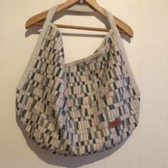 【新品未使用】ピープルツリー　ショルダー　バッグのサムネイル