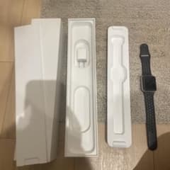 Apple Watch Series 2 42mm ブラック シリコンバンド付きのサムネイル