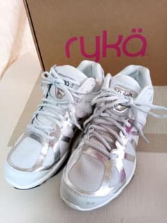 (7080)未使用・ryka フィットネスシューズ ホワイト シルバー23cm 7080)未使用・ryka フィットネスシューズ ホワイト シルバー23cm