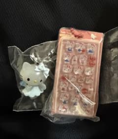 ハローキティ めじるしアクセサリー 天使 ボンボンドロップミニチュアチャームのサムネイル